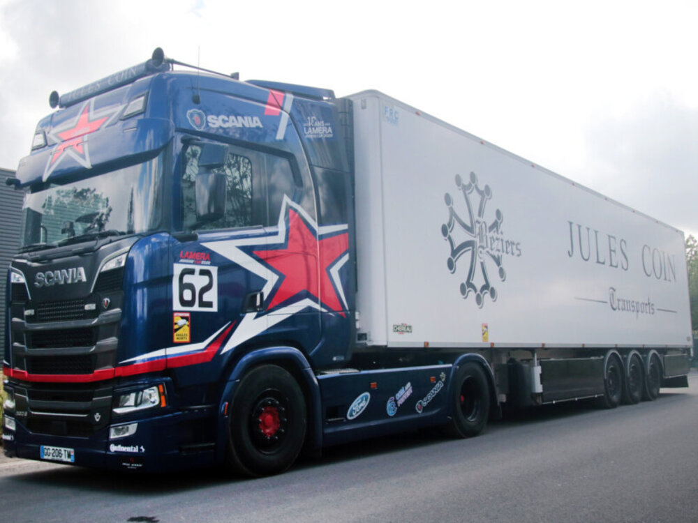 WSI WSI Scania S Highline 4x2 met 3-as koeloplegger KENNY COIN