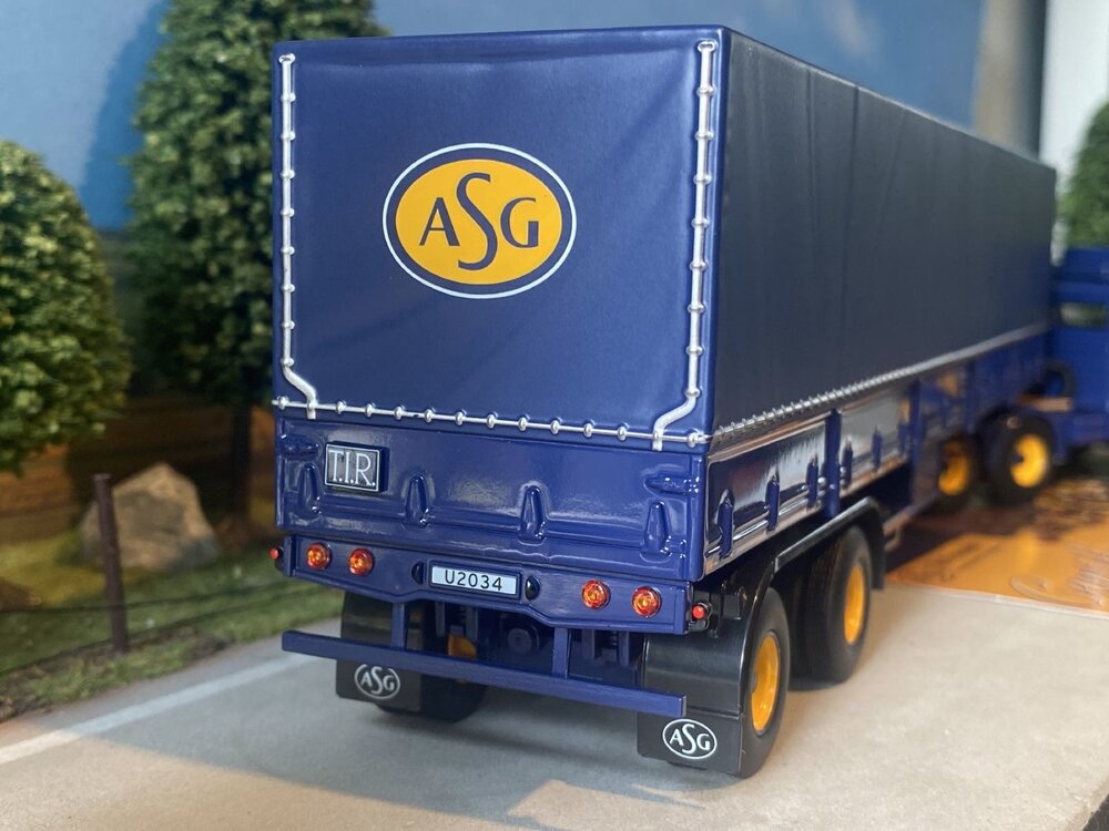 Tekno Tekno Volvo N88 with 2-axle tilt trailer ASG