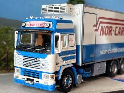 Tekno Tekno Volvo F12 rigid truck with 3-axle reefer trailer NOR-CARGO