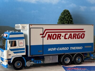 Tekno Tekno Volvo F12 rigid truck with 3-axle reefer trailer NOR-CARGO