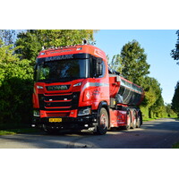 Tekno Scania NGR XT Normal Roof 8x4 motorwagen met haakarm en HMF kraan ANDERS SORENSEN