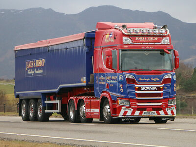 Tekno Tekno Scania Next Gen R580 Highline with Muldoon trailer HISLOP