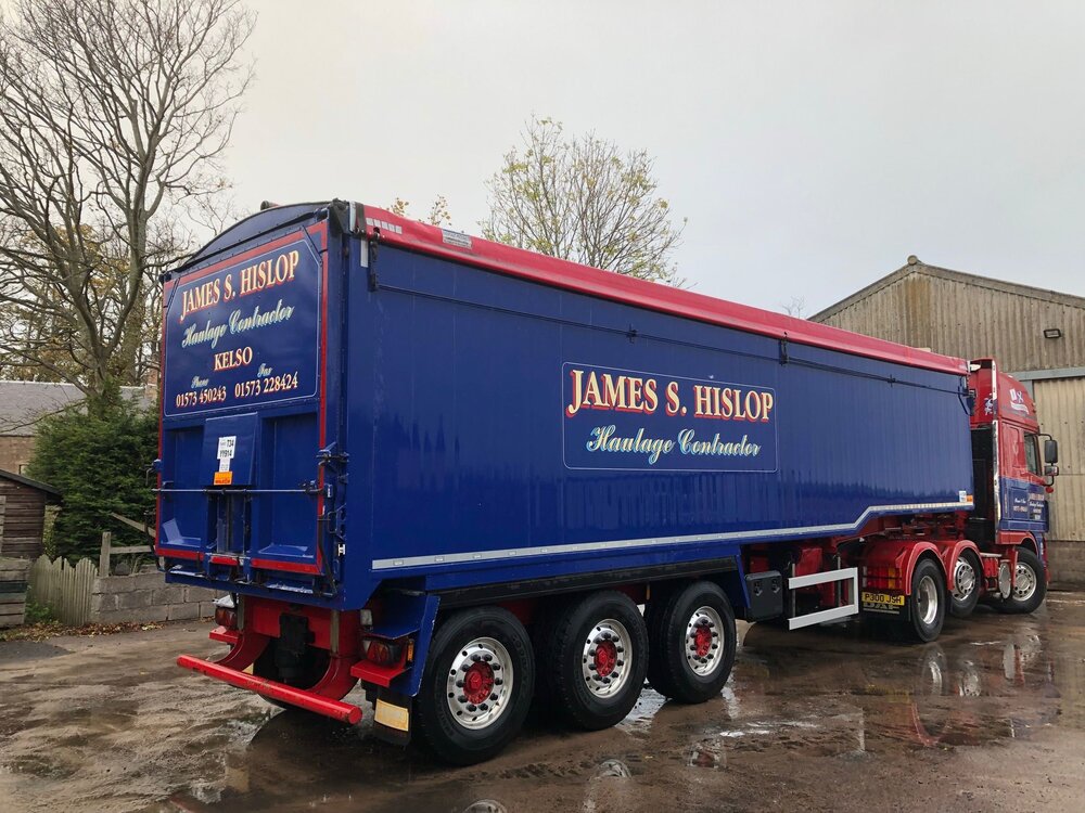 Tekno Tekno Scania Next Gen R580 Highline with Muldoon trailer HISLOP