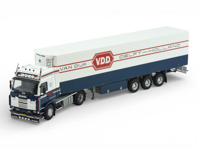 Tekno Tekno Scania 143-450 met Estepe dak en 3-assige koeloplegger DIJCO