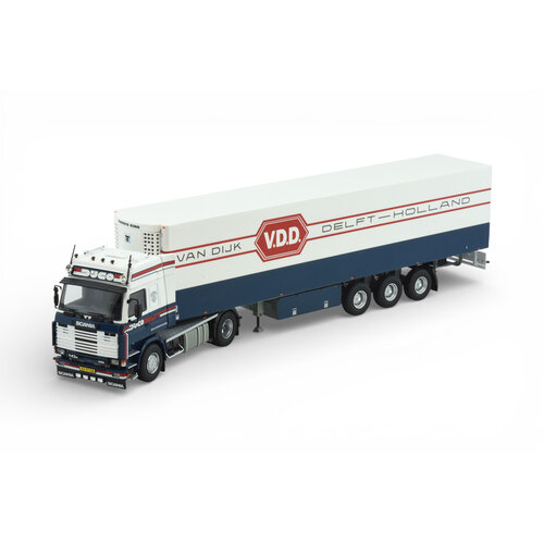 Tekno Tekno Scania 143-450  Estepe roof with 3-axle reefer trailer DIJCO