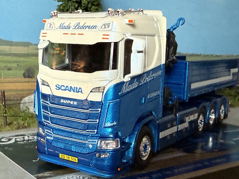 Tekno Tekno Scania Next Gen 660S-V8 with HMF crane + opentop container MADS PEDERSEN