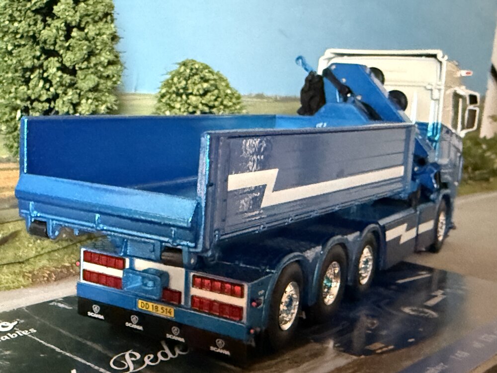 Tekno Tekno Scania Next Gen 660S-V8 with HMF crane + opentop container MADS PEDERSEN