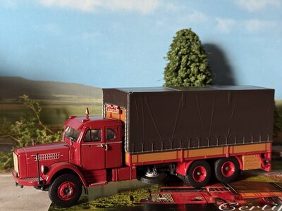 Tekno Tekno Scania Vabis LS80 motorwagen met 2-assige huifaanhanger J. VAN SUMMEREN