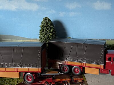 Tekno Tekno Scania Vabis LS80 motorwagen met 2-assige huifaanhanger J. VAN SUMMEREN