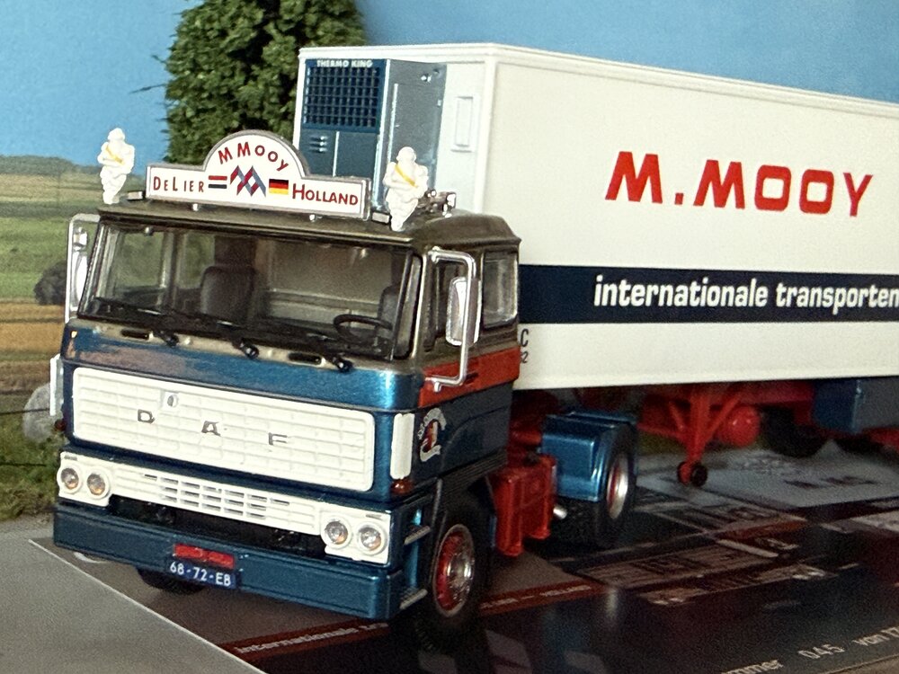 Tekno Tekno DAF 2800 4x2  with 3-axle reefer trailer M. MOOY B.V.