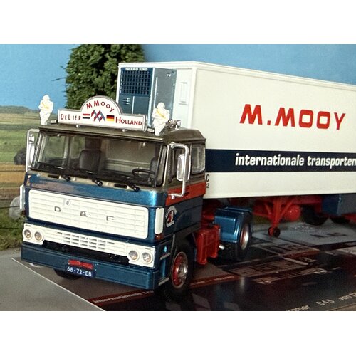 Tekno Tekno DAF 2800 4x2  with 3-axle reefer trailer M. MOOY B.V.