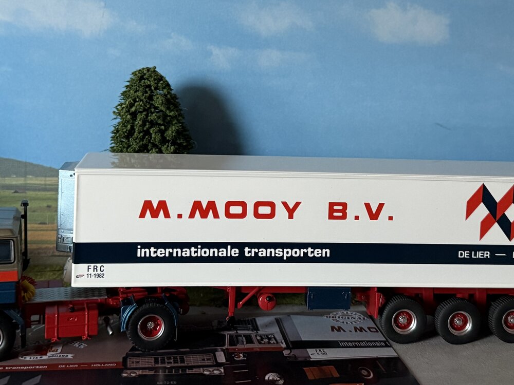 Tekno Tekno DAF 2800 4x2  with 3-axle reefer trailer M. MOOY B.V.