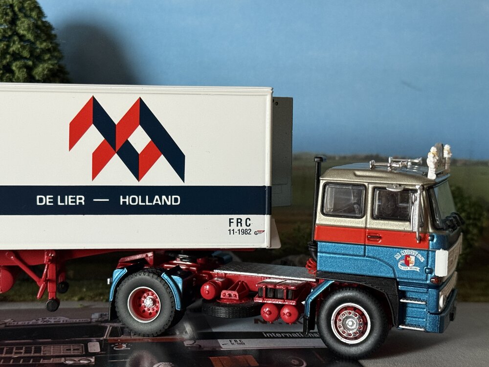 Tekno Tekno DAF 2800 4x2  with 3-axle reefer trailer M. MOOY B.V.