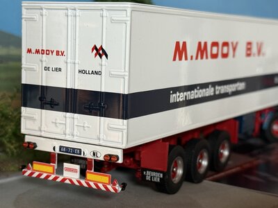 Tekno Tekno DAF 2800 4x2  with 3-axle reefer trailer M. MOOY B.V.