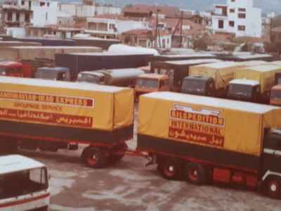 Tekno Tekno Volvo F89 motorwagen met klassieke huif aanhanger BILSPEDITION