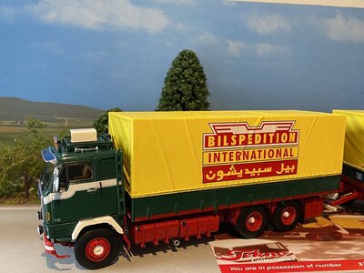 Tekno Tekno Volvo F89 motorwagen met klassieke huif aanhanger BILSPEDITION