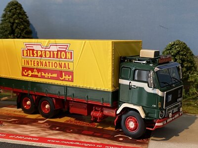 Tekno Tekno Volvo F89 motorwagen met klassieke huif aanhanger BILSPEDITION