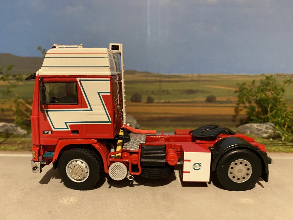 WSI WSI Volvo F12 4x2 single truck GUNTRANS VLEUTEN