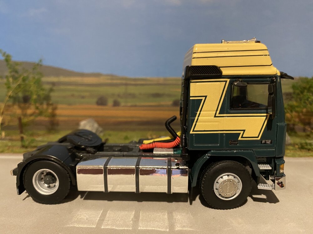 WSI WSI Volvo F12 4x2 single truck GUNTRANS VLEUTEN