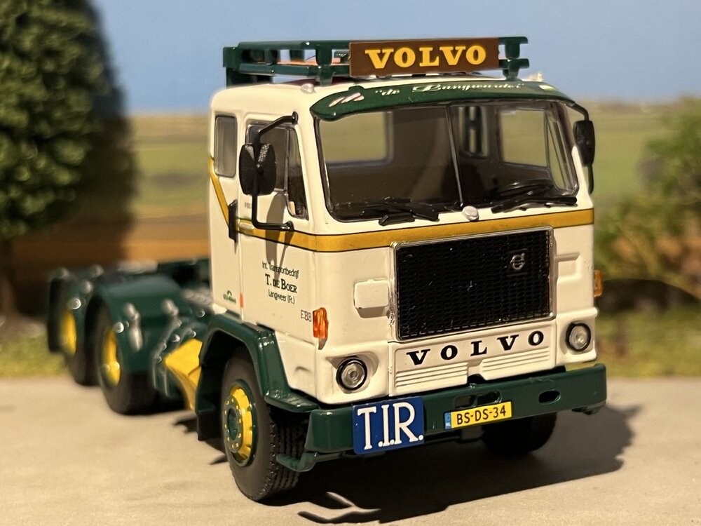 WSI WSI Volvo F88 6x2 DE BOER LANGWEER