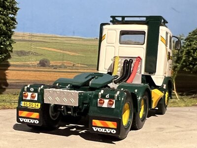 WSI WSI Volvo F88 6x2 DE BOER LANGWEER