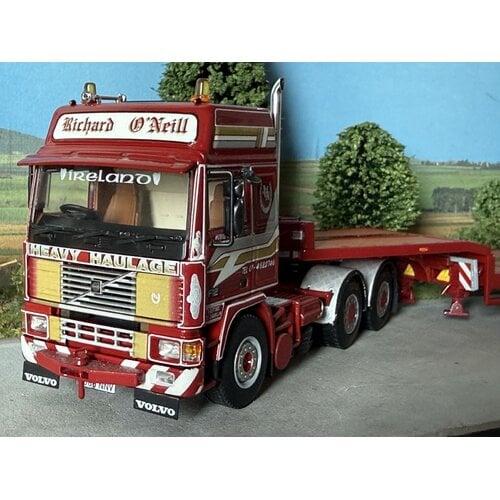 WSI WSI Volvo F12 Globetrotter 6x4 with 4-axle lowloader RICHARD O'NEILL