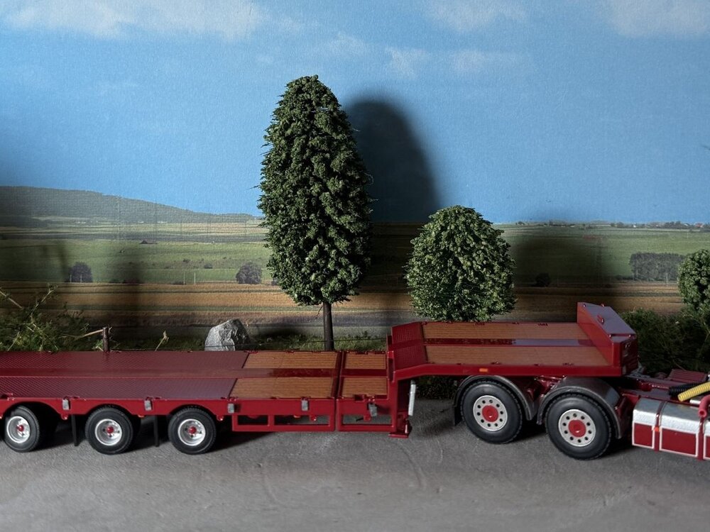 WSI WSI Volvo F12 Globetrotter 6x4 with 4-axle lowloader RICHARD O'NEILL