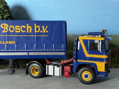 WSI WSI Scania 141  4x2 met 2-as classic zeilenoplegger J. VAN BEEKVELD / RICHARD KEMPERS