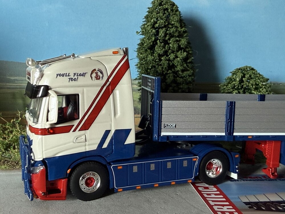 WSI WSI Iveco S-way 4x2 with 4-axle brick trailer J. TH VAN DINTEREN