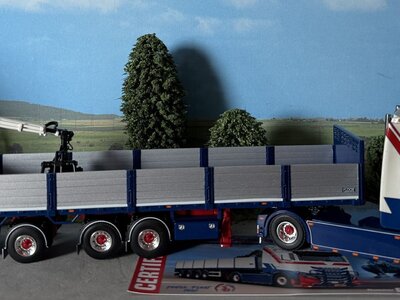 WSI WSI Iveco S-way 4x2 met 4-as stenen oplegger J. TH VAN DINTEREN