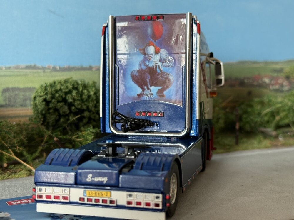 WSI WSI Iveco S-way 4x2 with 4-axle brick trailer J. TH VAN DINTEREN