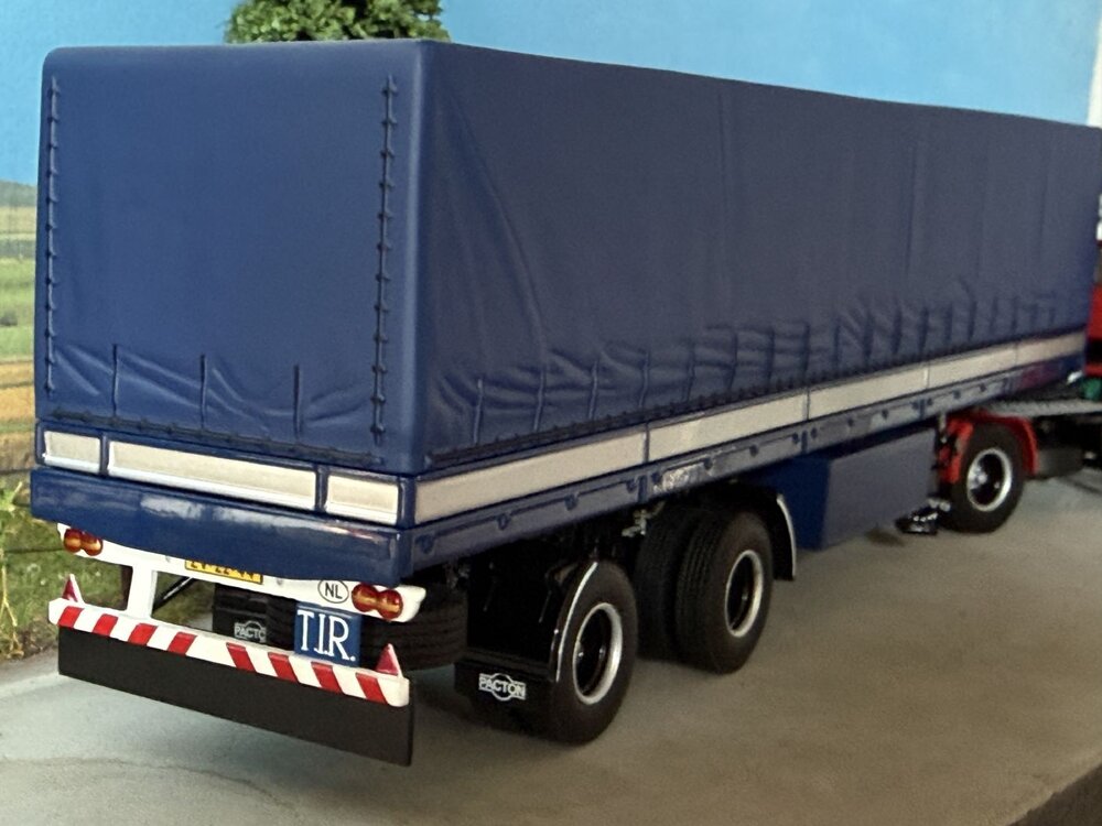 WSI WSI Volvo F88 4x2 + 2-axle classic curtainside trailer VAN HOLLAND TRANSPORTEN