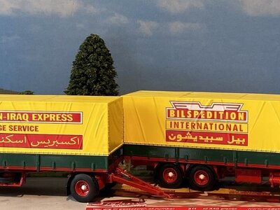 Tekno Tekno Volvo F89 motorwagen met klassieke huif aanhanger BILSPEDITION