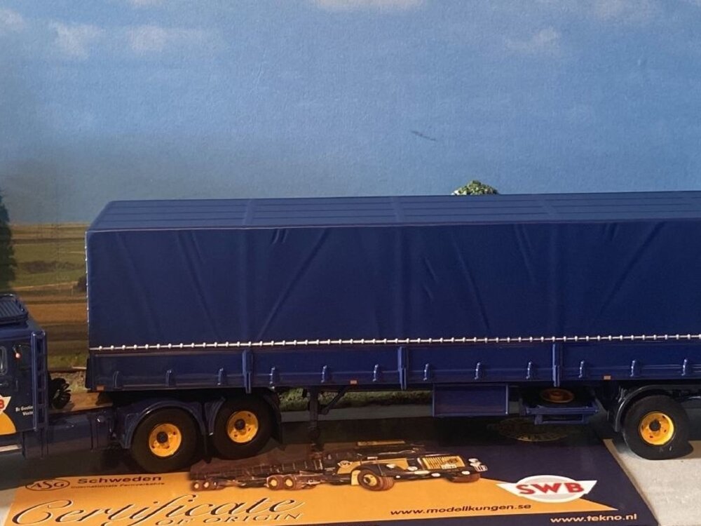 Tekno Tekno Volvo N88 with 2-axle tilt trailer ASG
