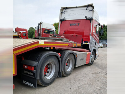 WSI WSI Scania R Highline 6x2 with 3-axle semi lowloader + ramps CHRIS BENNETT