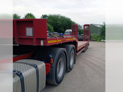 WSI WSI Scania R Highline 6x2 with 3-assige semi lowloader + oprijplaten CHRIS BENNETT