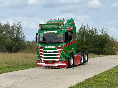 Tekno Tekno Scania NGR 6x2 met 2-axle lowloader + load (wooden box) JAN MUES