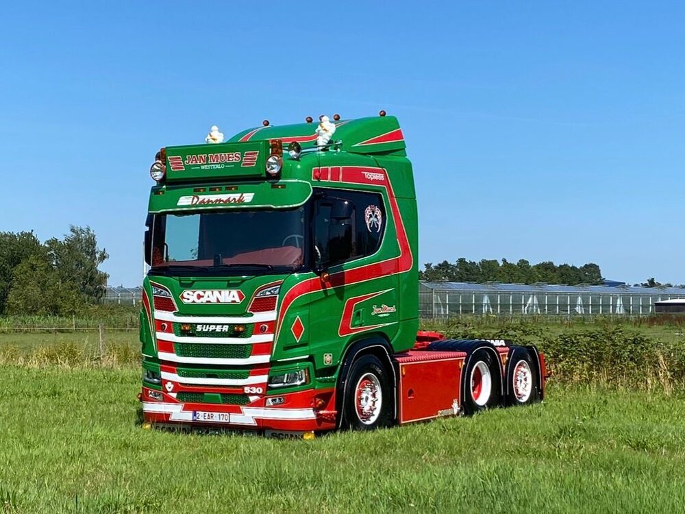 Tekno Tekno Scania NGR 6x2 met 2-axle lowloader + load (wooden box) JAN MUES