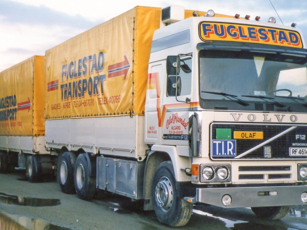 Tekno Tekno Volvo F12 rigid truck with 3-axle trailer FUGLESTAD