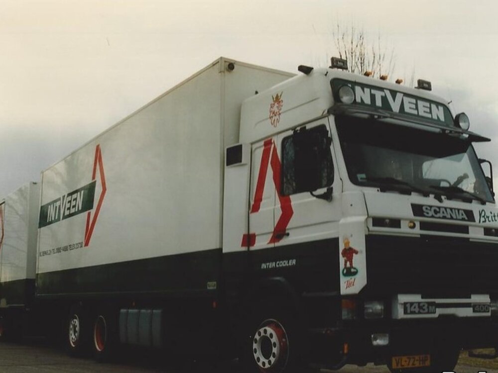 Tekno Tekno Scania 143-400 met Estepe dak rigid truck with 2-axle trailer INTVEEN
