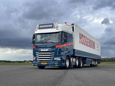 Tekno Tekno DAF XF 6x2 tractor with 3-axle reefer trailer HOOGENDONK TRANSPORT