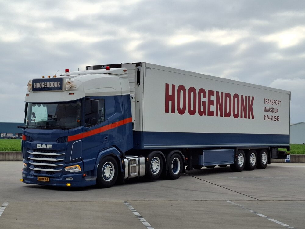 Tekno Tekno DAF XF 6x2 trekker met 3-assige koeloplegger HOOGENDONK TRANSPORT