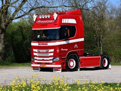 Tekno Tekno Scania NGR Highline 4x2 trekker met 3-assige schuifzeilenoplegger PENNINGS TRANSPORT