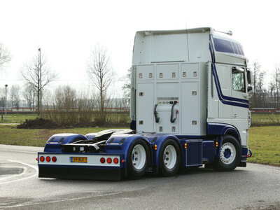 WSI WSI DAF XF Super Space Cab 6x2 ZONDAG TRANSPORT