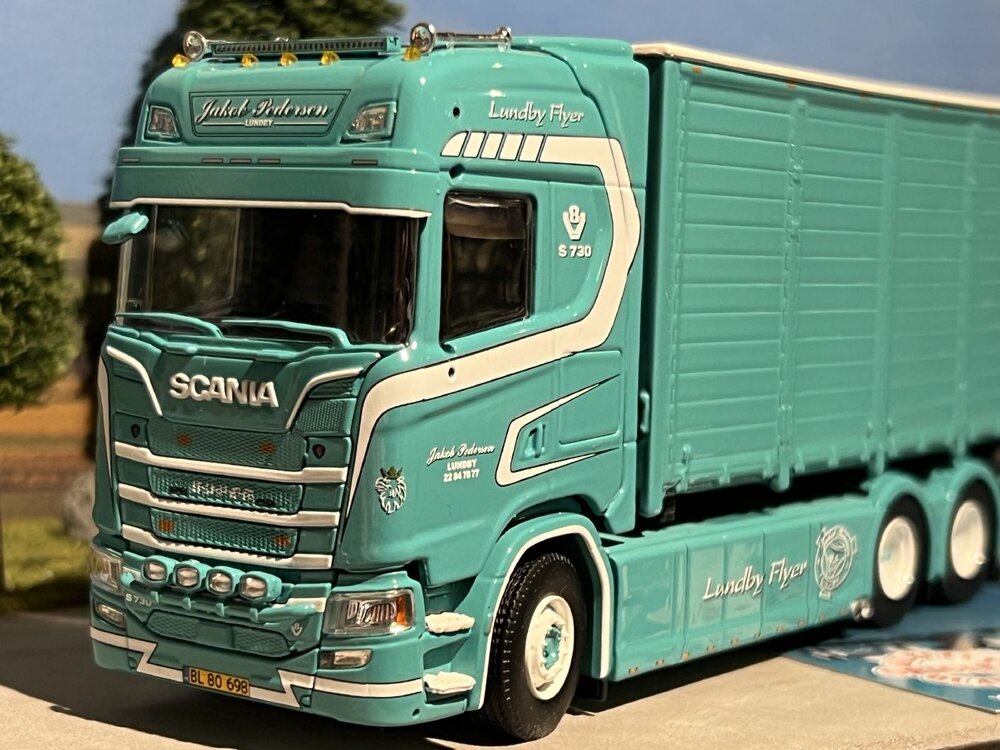 Tekno Tekno Scania Next Gen S-serie Highline rigid truck with 4-axle trailer incl. resin containers JAKOB PEDERSEN