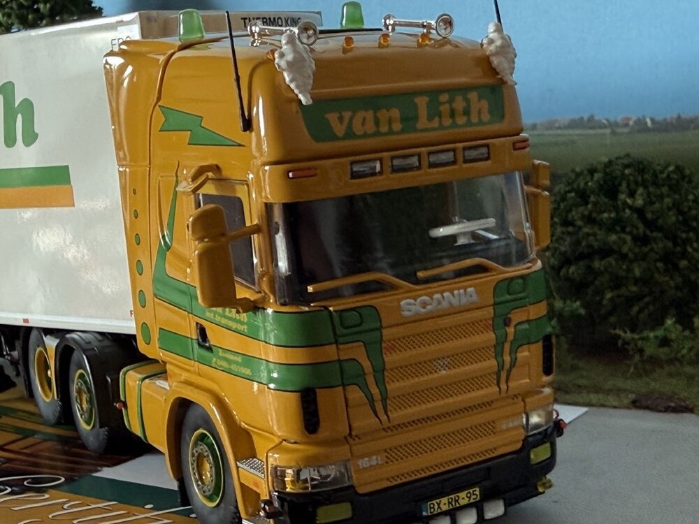 Tekno Tekno Scania 4-serie Topline 6x2 with 3-axle Schmitz reefer trailer VAN LITH