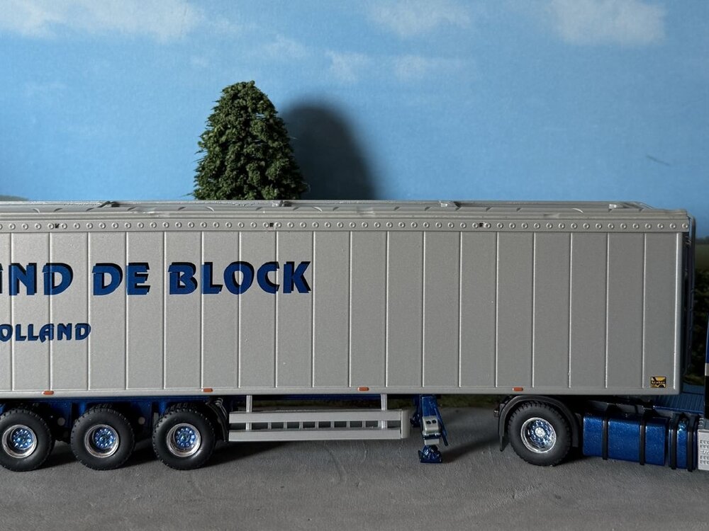 Tekno Tekno Volvo FH03 Globetrotter XL met 3-as walking floor trailer ROLAND DE BLOCK