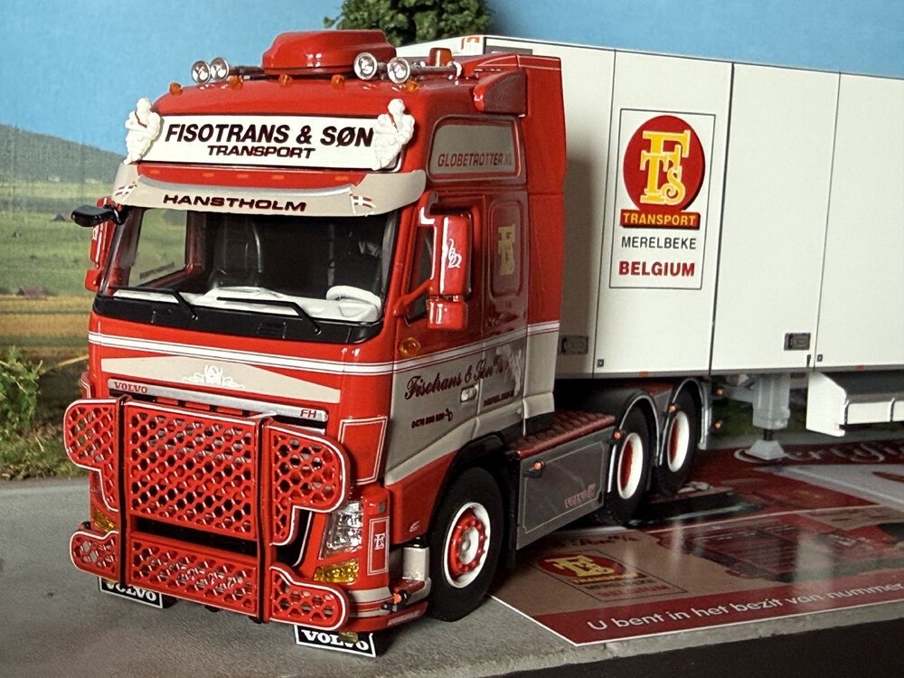 Tekno Tekno Volvo FH03 6x2 with 3-axle Ekeri reefertrailer FISOTRANS