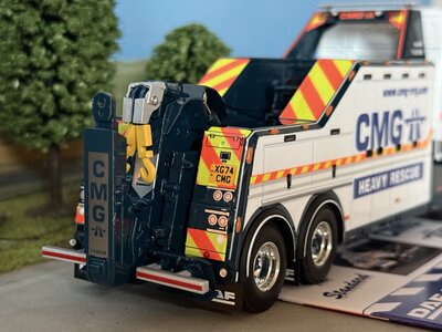 WSI WSI DAF XG 6X2 Falkom wrecker CMG Newport Pagnell England