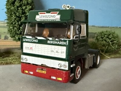 WSI WSI DAF 3300 Space Cab 4x2 LEWISZONG TRANSPORT